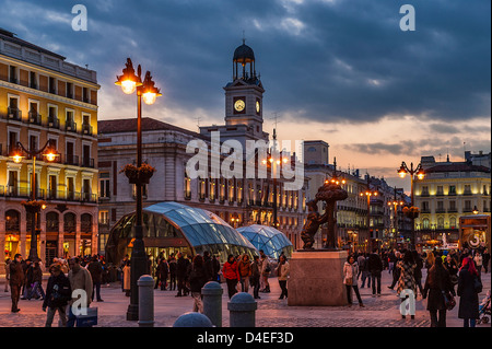 Puerta del Sol Nachtleben, Madrid, Spanien Stockfoto