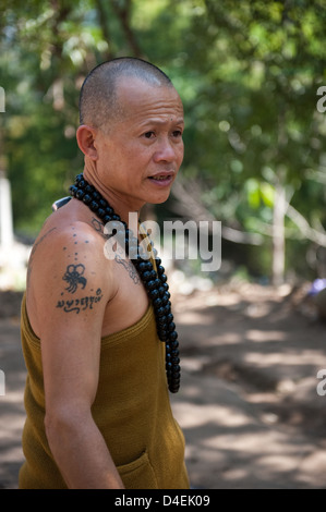 Mae Sai, Thailand, Mönch im Tempel des goldenen Pferdes Stockfoto