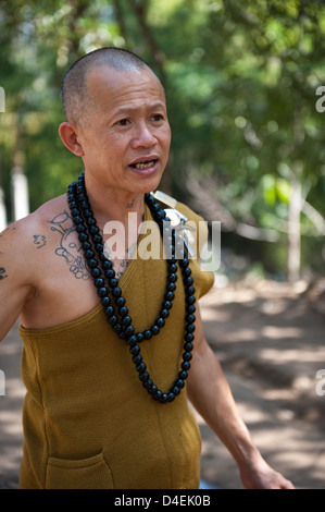 Mae Sai, Thailand, Mönch im Tempel des goldenen Pferdes Stockfoto