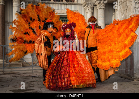 Die Menschen gekleidet für den Karneval in Venedig, Venetien, Italien Stockfoto
