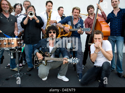 Johnny Hallyday mit seinen Musikern außerhalb Rehearsal Studios in Burbank CA Stockfoto