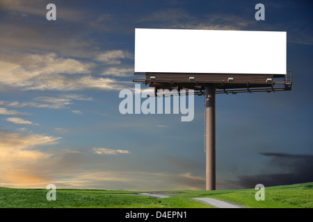 Leere Billboard mit blauem Himmel Stockfoto