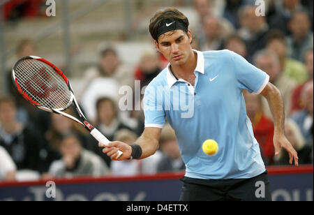 Rüdiger abgebildet Federer der Schweiz in seinem Halbfinale Match gegen italienische Andreas Seppi beim ATP Masters "Am Rothenbaum" in Hamburg, Deutschland, 17. Mai 2008. Federer besiegte Seppi 6-3, 6-1. Foto: Maurizio Gambarini Stockfoto