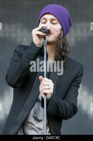 Ville Valo, Sänger der finnischen Goth-Rock-Band HIM, führt im Reit-Stadion München, 21. Juni 2008. Foto: Matthias Schrader Stockfoto