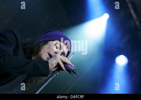 Ville Valo, Sänger der finnischen Goth-Rock-Band HIM, führt im Reit-Stadion München, 21. Juni 2008. Foto: Matthias Schrader Stockfoto