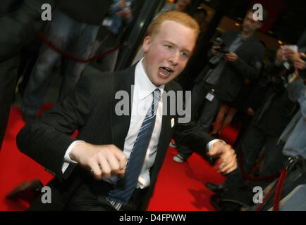 James Garfunkel, Sohn von Musiklegende Art Garfunkel, kommt für die Premiere des Films "Robert Zimmermann Wundert Sich schlug Die Liebe" in Hamburg, Deutschland, 18. August 2008. Der Film ist auf junge Videospiele-Designer Robert Zimmermann deren Leben fabelhaft läuft, bis er fallen Sünde Liebe mit einer älteren Frau, die einen großen Unordnung zu provozieren. Es werden im deutschen finde vom 28. August. Phot Stockfoto