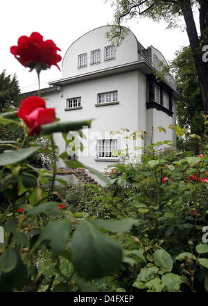 "Kleines Glueckert-Haus", ein Haus gebaut im Stil Art Nouveau, eingefangen in der Künstlerkolonie Darmstadt, Deutschland, 26. Mai 2008. Das Haus wurde im Jahre 1901 als Wohnhaus für Möbelhersteller Julius Glueckert von Olbrich entworfen. Rudolf Bosselt entworfen, die vollschlank vordere Dekoration. Foto: Frank Rumpenhorst Stockfoto