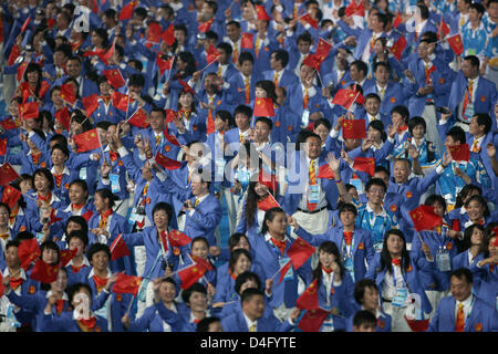 Das Bild zeigt die chinesische Mannschaft bei der Eröffnungsfeier der Paralympischen Spiele 2008 im Nationalstadion in Peking, China, 6. September 2008. 171 deutsche Athleten treten in den Paralympischen Spielen zwei Wochen nach den Olympischen Spielen. Foto: Rolf Vennenbernd Stockfoto