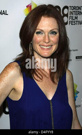 Schauspielerin Julianne Moore kommt bei der Premiere des Films "Blindheit" während der 2008 Toronto International Film Festival im Elgin Theatre in Toronto, Kanada, 6. September 2008. Foto: Hubert Boesl Stockfoto