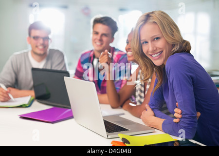 Business-Leute sitzen in treffen Stockfoto