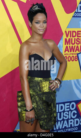 Musiker-Rihanna kommt bei den 2008 MTV Video Music Awards in den Paramount Studios in Hollywood, Los Angeles, USA, 7. September 2008. Foto: Hubert Boesl Stockfoto