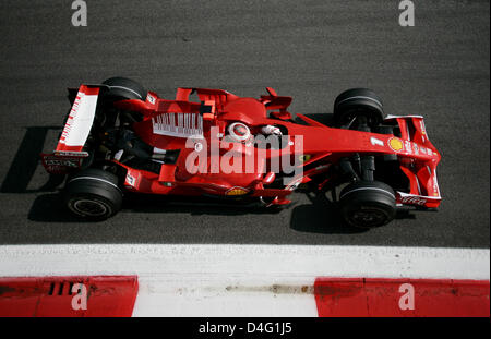 Finnischer Formel1-Fahrer Kimi Räikkönen von Scuderia Ferrari, während die zweite Trainingssession an Autodromo Nazionale di Monza-Rennstrecke in Monza, Italien, 12. September 2008 abgebildet. Die Formel 1 Grand Prix von Italien wird am 14. September 2008 stattfinden. Foto: Felix Heyder Stockfoto