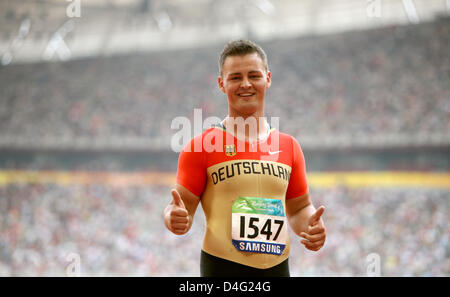 Deutsche Athelete beendet zweite Heinrich Popow die 100m bei den Paralympics Peking 2008 in Peking, China, 14. September 2008. Foto: ROLF VENNENBERND Stockfoto