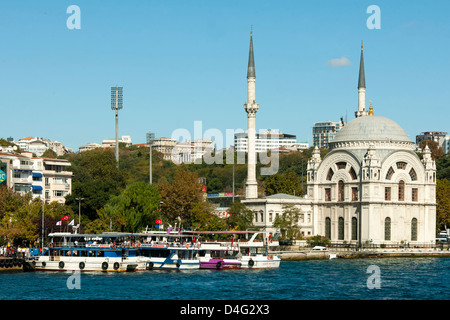 Ägypten, Istanbul, Besiktas, Bezmi Alem Valide Sultan Moschee (Dolmabahçe-Moschee) Stockfoto