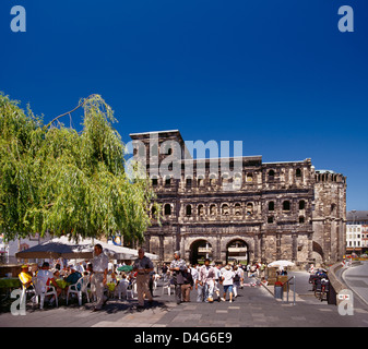 Porta Nigra, das 2. Jahrhundert römische Tor in den alten Mauern von Trier. Deutschland. [Mosel] Stockfoto