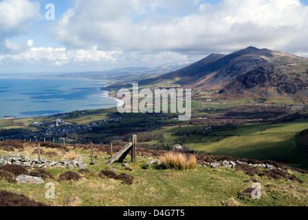 Gyrn Goch, Gyrn Ddu Berge und Caernarfon Bay an der Küste Llyn Fußweg Yr eIFL.NET Berge Lleyn Halbinsel Gwynedd wales Stockfoto