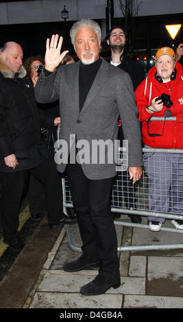 Sir Tom Jones wurde in BBC Radio zwei Studios in London gesehen. Gutschrift: Stockfoto