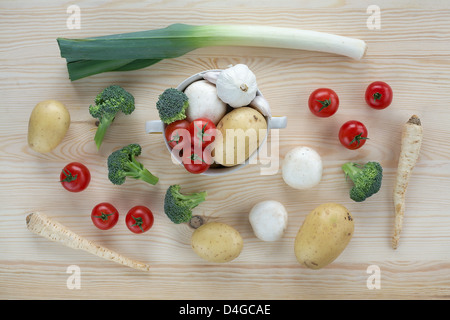 Gemüse auf einem hölzernen Hintergrund Stockfoto