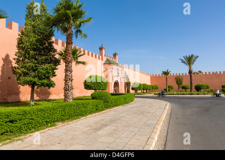 Stadt-Mauer, Marrakesch, Marokko, Nordafrika. Stockfoto