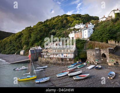 Malerisches Fischerdorf Dorf Clovelly, North Devon, England. Herbst (September). Stockfoto