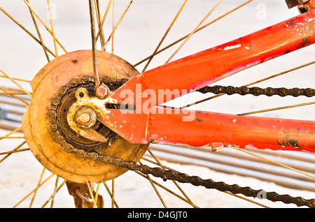 Schmutzige alte Fahrradketten. Stockfoto