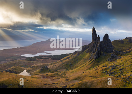 Dramatische Landschaft an der Old Man of Storr, Isle Of Skye, Schottland. Herbst (November) 2012 Stockfoto