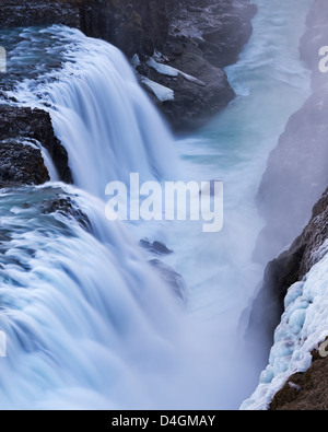 Am tosenden Gullfoss Wasserfall in Island. Winter (Januar) 2013. Stockfoto