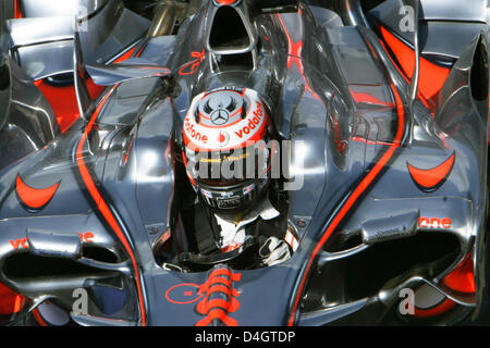 Finnische Formel-1-Pilot Heikki Kovalainen McLaren Mercedes im Qualifying in Silverstone Rennen verfolgen in der Nähe von Towcester Northamptonshire, Großbritannien, 5. Juli 2008. Kovalainen nahm seine erste Pole Position für die Formel 1 British Grand Prix, das am 6. Juli 2008 stattfinden wird. Foto: Jens Büttner Stockfoto