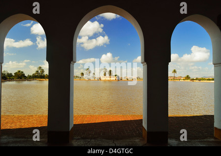 Becken, La Menara (Menara-Gärten), Marrakesch, Marokko, Nordafrika Stockfoto