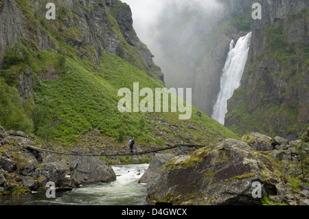 Voringfoss-Wasserfall in der Nähe von Eidfjord, Hordaland, Norwegen, Scandinavia Stockfoto