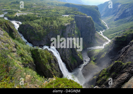 Voringfoss-Wasserfall in der Nähe von Eidfjord, Hordaland, Norwegen, Scandinavia Stockfoto