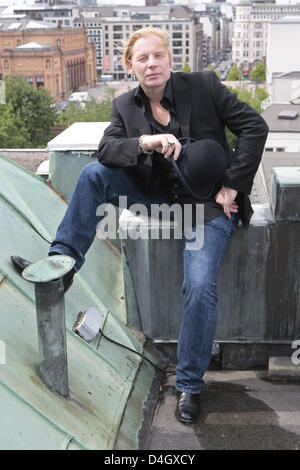 Deutscher Schauspieler Ben Becker posiert auf dem Dach des Hotel "Atlantic" in Hamburg, Deutschland, 16. Juli 2008. Becker liest Passagen aus der Bibel während einer dreistündigen am 12. Oktober 2008 begleitet von Musik in Berlin zeigen. Foto: Ulrich Perrey Stockfoto