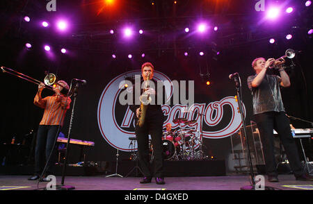 US-Rock-Band "Chicago" führt während der 15. "Jazzopen" in Stuttgart, Deutschland, 16. Juli 2008. Das jährliche Sommerfestival bietet Aufführungen von internationalen Musikern aus Jazz, Rock und pop-Szene bis 19 Juli. Foto: Marijan Murat Stockfoto