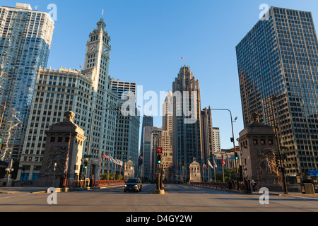 DuSable Brücke blickte North Michigan Avenue, Chicago, Illinois, USA Stockfoto