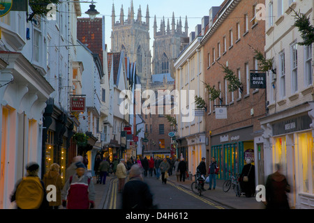 Colliergate und Münster an Weihnachten, York, Yorkshire, England, UK Stockfoto