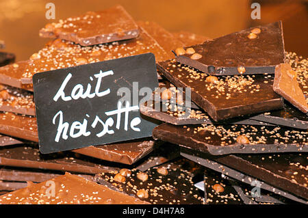 Das Foto zeigt eines der mehreren hundert Schokolade-Köstlichkeiten auf der Salon du Chocolat in Paris, Frankreich, 30. Oktober 2008. Während die größte Schokolade fair präsentieren Chocolatiers Trends und traditionelle Produkte. Sowohl das große Interesse der Besucher und die Statistiken sind positiv für die Süßigkeiten-Hersteller: in Deutschland, der durchschnittliche Pro-Kopf-Verzehr von Schokolade liegt bei Stockfoto