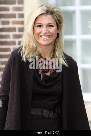 Prinzessin Maxima kommt für die Taufe von Benjamin van Vollenhoven, der jüngste Sohn von Prinz Bernhard und Prinzessin Annette, Enkel von Prinzessin Margriet auf Schloss Het Loo in Apeldoorn, Niederlande, 2. November 2008. Foto: Patrick van Katwijk Stockfoto