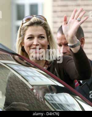 Prinzessin Maxima kommt für die Taufe von Benjamin van Vollenhoven, der jüngste Sohn von Prinz Bernhard und Prinzessin Annette, Enkel von Prinzessin Margriet auf Schloss Het Loo in Apeldoorn, Niederlande, 2. November 2008. Foto: Patrick van Katwijk Stockfoto