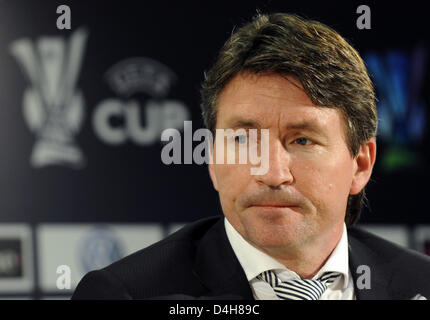 Heerenveen? s Trainer Trond Sollied abgebildet auf der Pressekonferenz nach die Gruppe E-UEFA-Cup-Spiel VfL Wolfsburg Vs SC Heerenveen im Stadium der Volkswagen Arena in Wolfsburg, Deutschland, 6. November 2008. Wolfsburg besiegt SC Heerenveen 5-1. Foto: Jochen Luebke Stockfoto