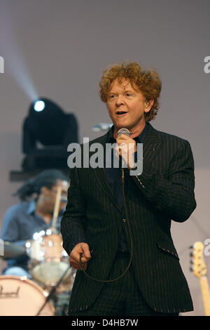 Mick Hucknall von britische pop-Band Simply Red auf eine Benefizgala zugunsten McDonald führt? s Kinder? Fonds im Postpalast in München, 22. November 2008. Foto: Ursula Düren (Achtung: nur redaktionelle Nutzung!) Stockfoto