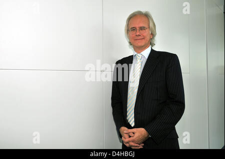 Deutsche late-Night-TV-Moderator Harald Schmidt, besucht auch Moderator der kommenden Medienpreises Bambi-Verleihung eine Pressekonferenz in Offenburg, Deutschland, 25. November 2008. 60. Medienpreises Bambi-Verleihung wird am 27. November 2008 in Offenburg, Deutschland stattfinden. Foto: Patrick Seeger Stockfoto