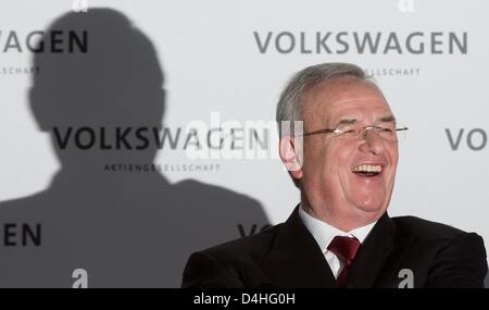 Volkswagen-Vorsitzender des Vorstands Martin Winterkorn besucht die Jahrespressekonferenz VW in Wolfsburg, Deutschland, 14. März 2013. Foto: JULIAN STRATENSCHULTE Stockfoto