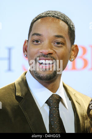 US-Schauspieler Will Smith kommt für die Deutschland-Premiere seines Films? Sieben Pfund? im Kino? CineStar? am Potsdamer Platz in Berlin, Deutschland, 6. Januar 2009. Der Film wird in den deutschen Kinos am 08 Januar veröffentlicht. Foto: Jens Kalaene Stockfoto