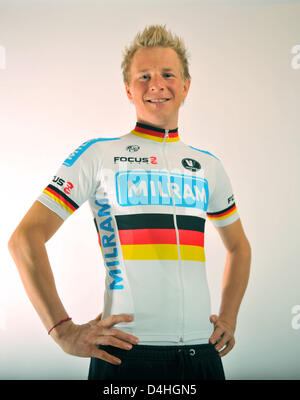 Deutscher Radprofi Fabian Wegmann des Team Milram posiert in Dortmund, Deutschland, 7. Januar 2009. Foto: Bernd Thissen Stockfoto