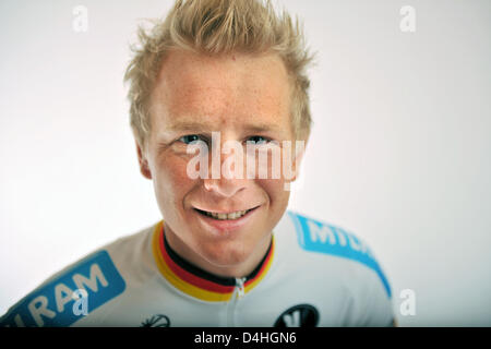 Deutscher Radprofi Fabian Wegmann des Team Milram posiert in Dortmund, Deutschland, 7. Januar 2009. Foto: Bernd Thissen Stockfoto