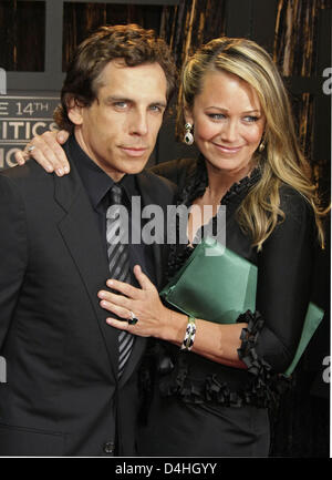 Schauspieler Ben Stiller und seine Frau Christine Taylor kommen für den 14. jährlichen Kritiker? Choice Awards in Santa Monica, California, Vereinigte Staaten von Amerika, 8. Januar 2009. Die Kritiker? Choice Awards werden jährlich von der Broadcast Film Critics Association, das feinste in filmische Leistung zu Ehren verliehen. Foto: Hubert Boesl Stockfoto