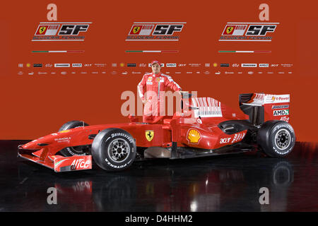 Brasilianische Vize World Champion 2008 Felipe Massa von? Scuderia Ferarri? Posen hinter dem neuen Ferrari F60 Formel1 Wagen für die kommende Saison 2009 während der Teampräsentation in Mugello, Italien, 12. Januar 2009. Foto: Ferrari handout Stockfoto