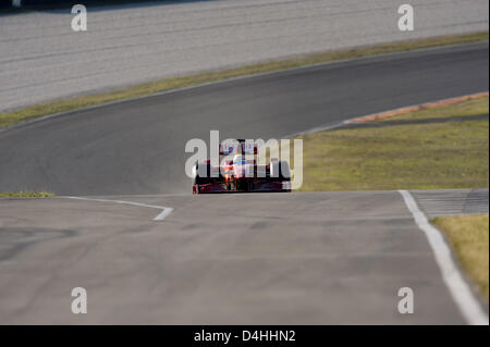 Felipe Massa, brasilianischer Vize World Champion 2008 von? Scuderia Ferarri? fährt der neue Ferrari F60 Formel1 Wagen für die Saison 2009 auf Rennstrecke Mugello, Italien, 12. Januar 2009. Foto: Ferrari handout Stockfoto