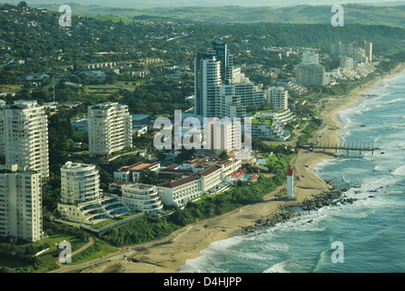 Landschaft, Reiseziel, Durban, KwaZulu-Natal, Südafrika, Luftaufnahme, Umhlanga Rocks direkt am Strand, Hotels, Ferienwohnungen, Strandurlaub Stockfoto