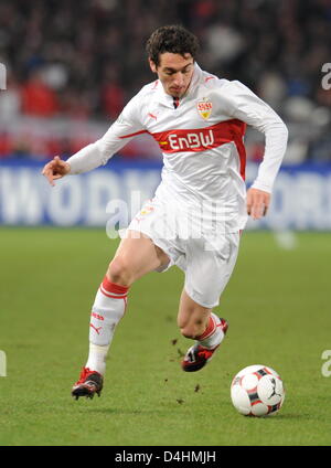 Stuttgart? s Roberto Hilbert in Aktion während der DFB-Pokal Runde 16 Spiel zwischen VfB Stuttgart und Bayern München im Mercedes-Benz-Arena-Stadion in Stuttgart, Deutschland, 27. Januar 2009 gesehen. München gewann das Spiel mit 5: 1. Foto: Bernd Weissbrod Stockfoto